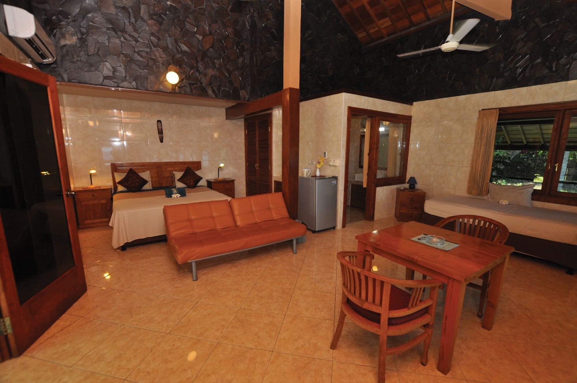 Tulamben Wreck Divers Resort & Restaurant Εξωτερικό φωτογραφία